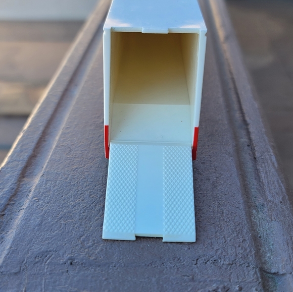 Vtg 1998 Hot Wheels Mobil 1 Racing Penske Racing Transporter Truck - Picture 4 of 6